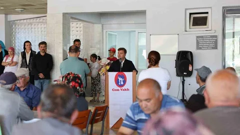 Erzincan'da Aşure Dağıtımı Yapıldı