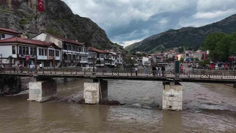 Amasya'nın Taş Köprüleri Zamanla Yarışıyor