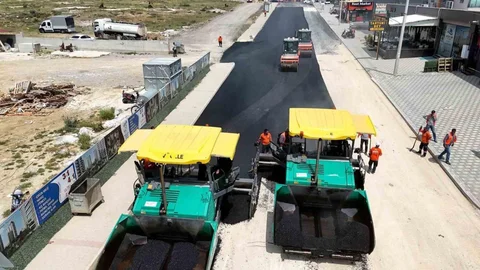 Mersin'de Yollar Sıcak Asfaltla Yenilendi