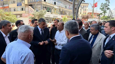 Hakkari'de Bakan Yardımcısı Ali Çelik'in Ziyareti