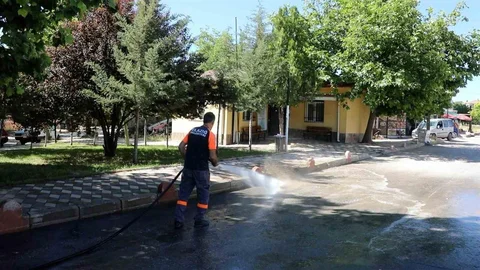 Elazığ'da Temizlik Çalışmaları Devam Ediyor