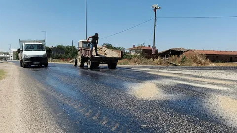 Edirne'de Sıcaklar Asfaltı Eritti