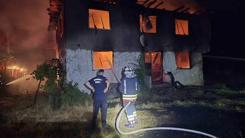 Kastamonu'da Elektrik Kontağından Yangın