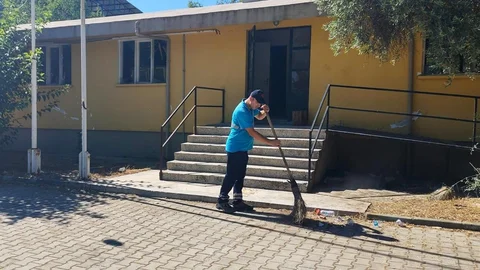 Efeler'de Düğün Alanları Temizleniyor