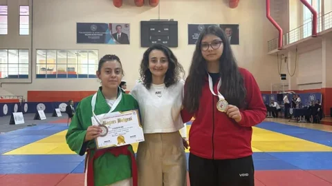 Kütahya Belediyespor Kuraş Şampiyonasında Başarı Elde Etti