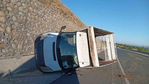 Elazığ'da Kamyonet Kazası