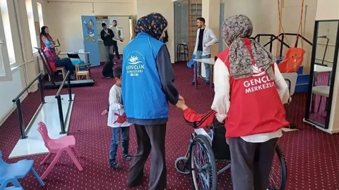 Hamur'da Özel Öğrencilere Ziyaret