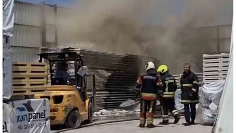 Tarsus'ta Deponun Alev Alev Yanması