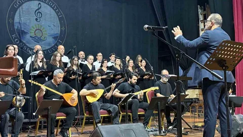 Gölcük'te Türkü Dolu Gece