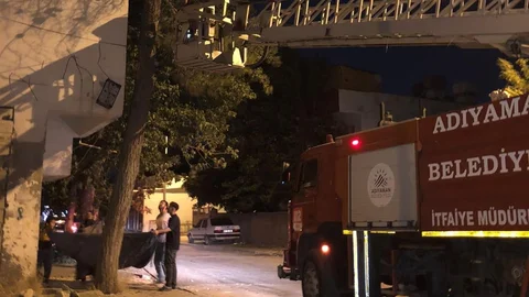 Adıyaman'da Mahsur Kalan Kedi Kurtarıldı