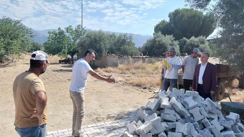 Buharkent'te Sokaklarda Kilit Parke Çalışması Devam Ediyor