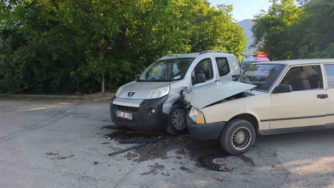 Konya'da Trafik Kazası: 4 Yaralı