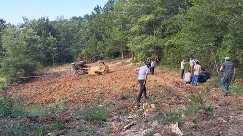 Kütahya'da Traktör Devrildi, Çiftçi Hayatını Kaybetti
