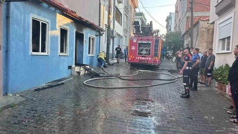 Küçükkuyu'da Ev Yangını Çıktı