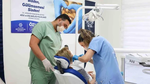Kuşadası'nda Yeni Diş Polikliniği Açıldı