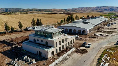 Siirt Havalimanı Yeni Terminal Çalışmaları Tamamlanıyor