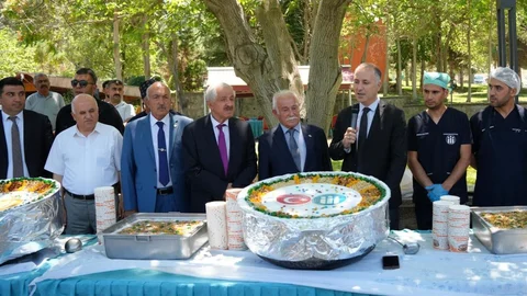 İnönü Üniversitesi’nde Aşure İkramı Yapıldı