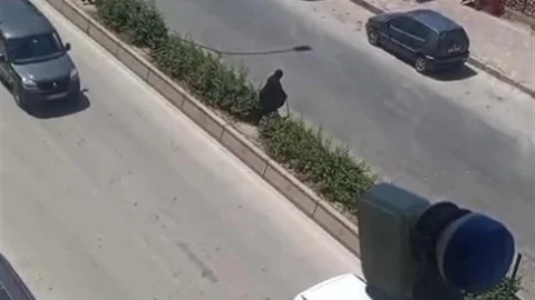 Bilecik'te Yaşlı Kadın Tehlikeli Geçiş Yaptı