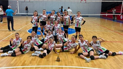 Kütahya'da Voleybol Turnuvası Başarısı