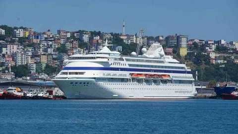 Samsun'da Astoria Grande Yolcu Gemisi Geldi