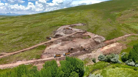 Karakoçan'da Baraj İnşaatına İlk Kazma Vuruldu