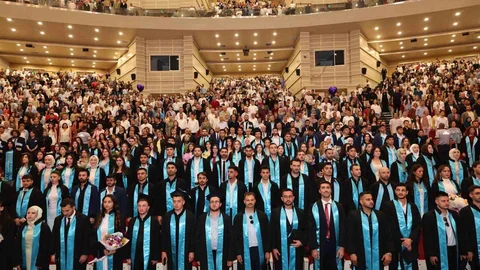 Kayseri'de Mezuniyet Sevinci Yaşandı
