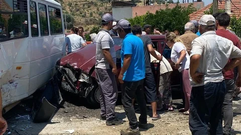 Bozdoğan'da Trafik Kazası: 3 Yaralı