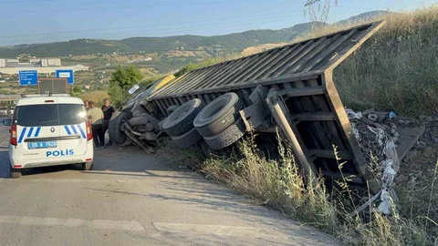 Samsun'da Freni Boşalan Kamyonun Sürücüsü Facianın Eşiğinden Döndü