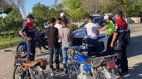 Aksaray'da Motosikletli Gençler Yakalandı