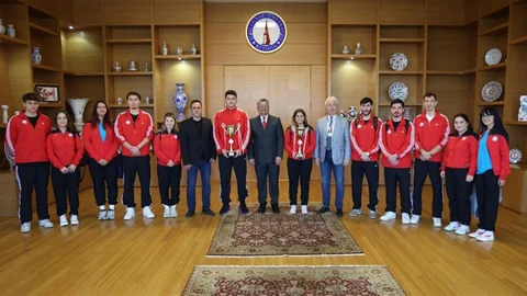 Kütahya'da DPÜ Hentbol Takımları Başarı Elde Etti