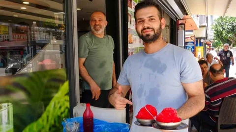 Mersin'de Sıcak Havalara Bici Bici İle Çözüm Bulunuyor