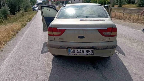 Tokat'ta İki Otomobil Çarpıştı