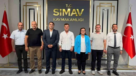Simav'da Yamaç Paraşütü Şampiyonası Toplantısı