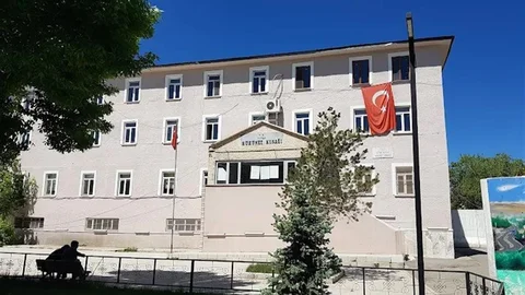 Ağrı Tutak'ta Hükümet Konağı'na Veda