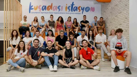 Kuşadası'nda Gençlere Yaz Desteği