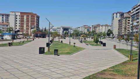 Elazığ'da Kavurucu Sıcaklar Etkili Oldu