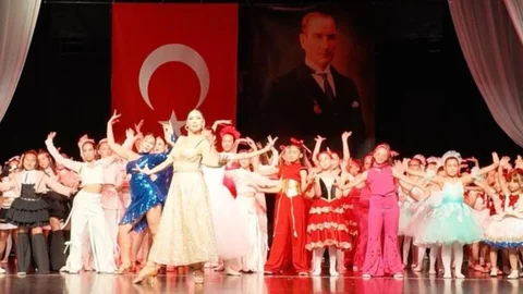 Mersin'de Bale Gösterisi Coşkusu