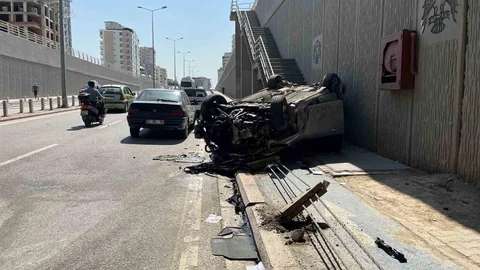 Kontrolden Çıkan Araç Takla Attı