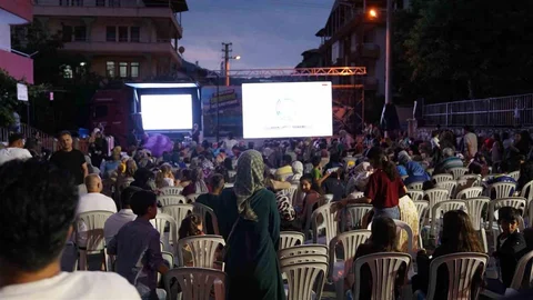 Isparta'da Yaz Akşamları Sinema Keyfi