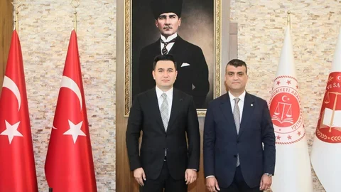 Mersin Barosu Başkanı Özdemir’den, Mersin Cumhuriyet Başsavcısı Emre’ye Ziyaret