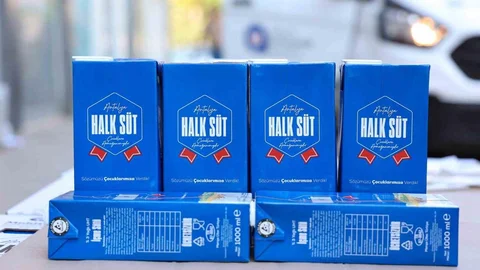 Antalya'da Halk Süt Projesi 6 Yaşında