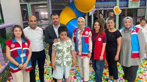 Osmaniye'de Özel Bireyler Karnelerini Kutladı