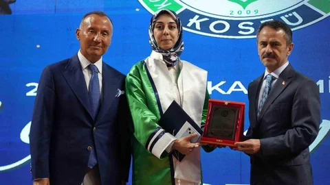 Kocaeli’de Psikoloji Bölümü İlk Mezunlarını Verdi