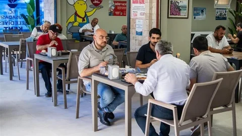 Kuşadası'nda Kent Lokantası Başarıyla Hizmet Veriyor