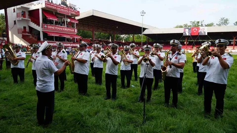 Edirne'de Kırkpınar Yağlı Güreşleri Başladı