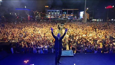 Ferhat Göçer Erzincan'da Konser Verdi