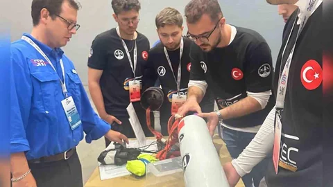 Düzce'de Kapsül Azak Rocket Team Başarıya İmza Attı