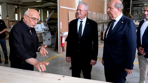 KKTC Eski Cumhurbaşkanı Ersin Tatar Mersin OSB'yi Ziyaret Etti: "Narenciyemizi Dünyaya Mersin Üzerinden Ulaştırıyoruz"