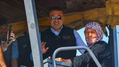 Bilecik'te 73 Yaşındaki Kadın Asfalt Döktü