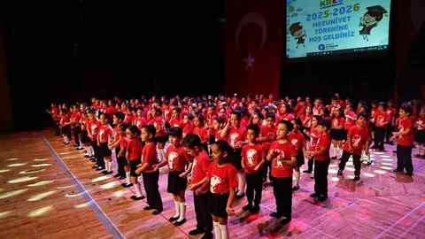 Antalya'da Mezuniyet Heyecanı Yaşandı